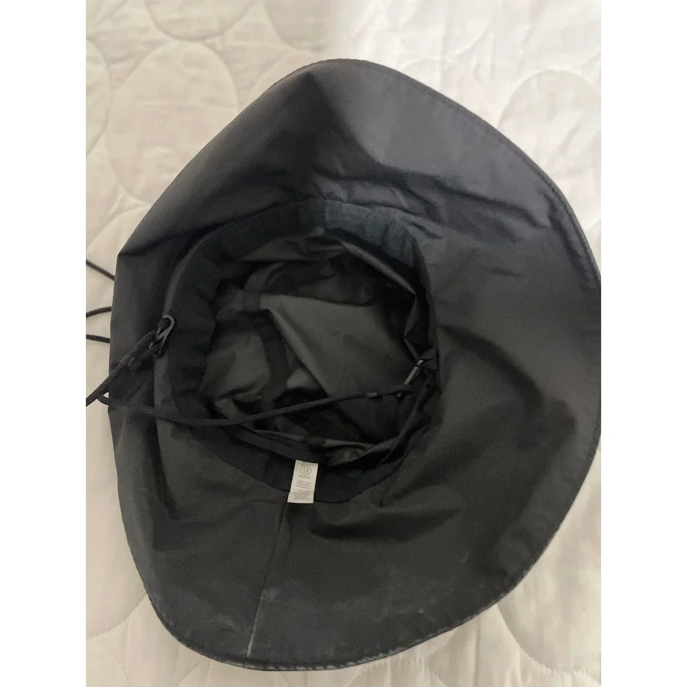 Athleta black bucket